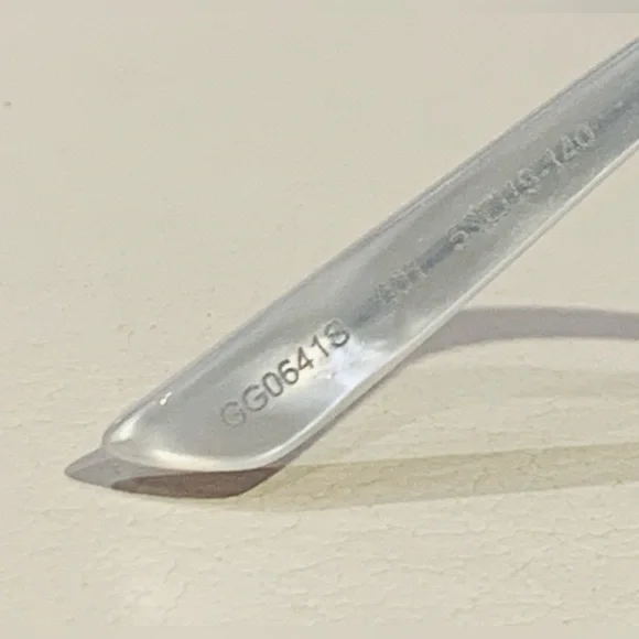 New Women’s Gucci Sunglasses - Picture 10 of 13